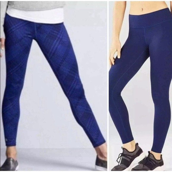 Athleta Pants - Athleta Westchester Chaturanga Reversible Leggings Size Large Navy & Blue Print